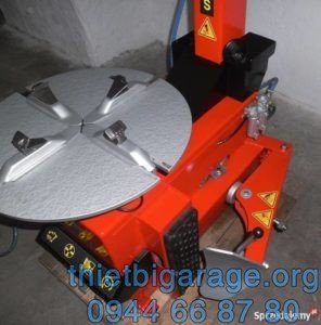 Máy ra vô vỏ Corghi A2002